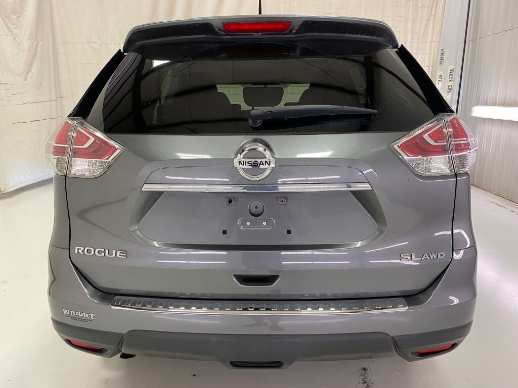 2016 Nissan Rogue photo 6 of 10