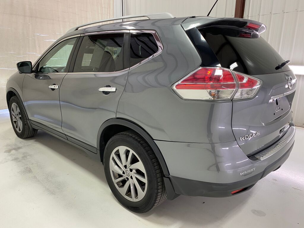 2016 Nissan Rogue photo 5 of 10