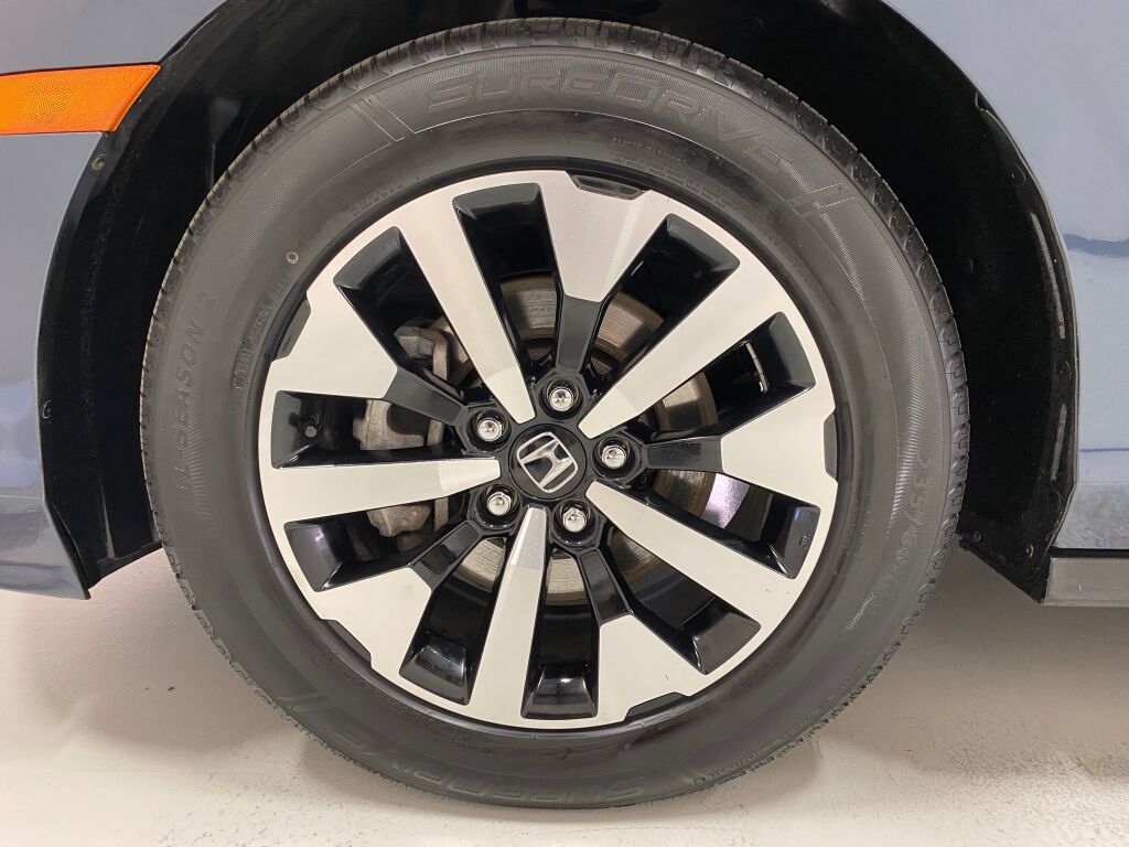 2025 Honda Odyssey photo 13 of 38