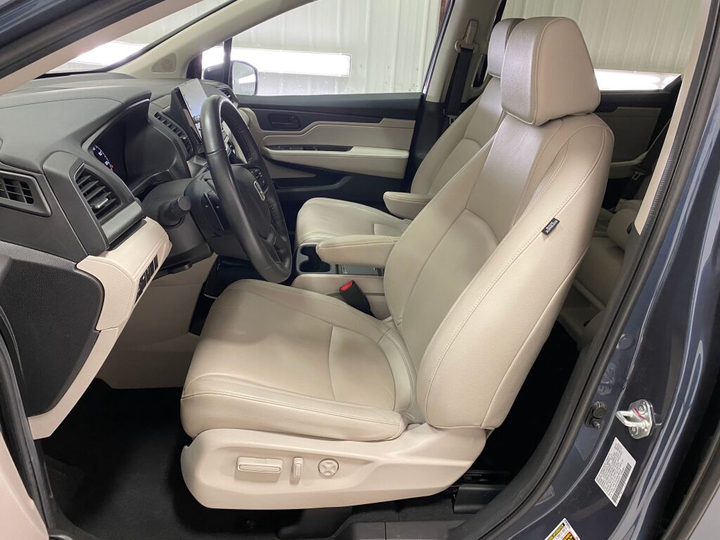 2025 Honda Odyssey photo 28 of 38