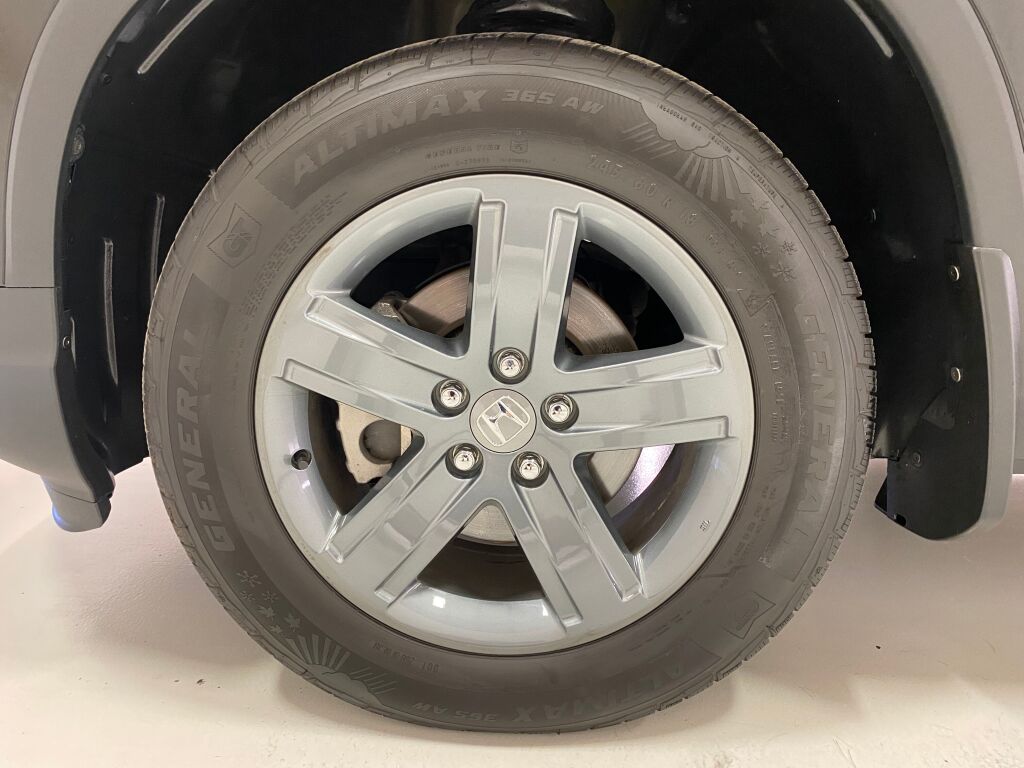 2021 Honda Ridgeline photo 13 of 38