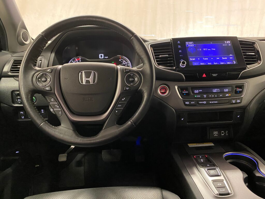 2021 Honda Ridgeline photo 4 of 38
