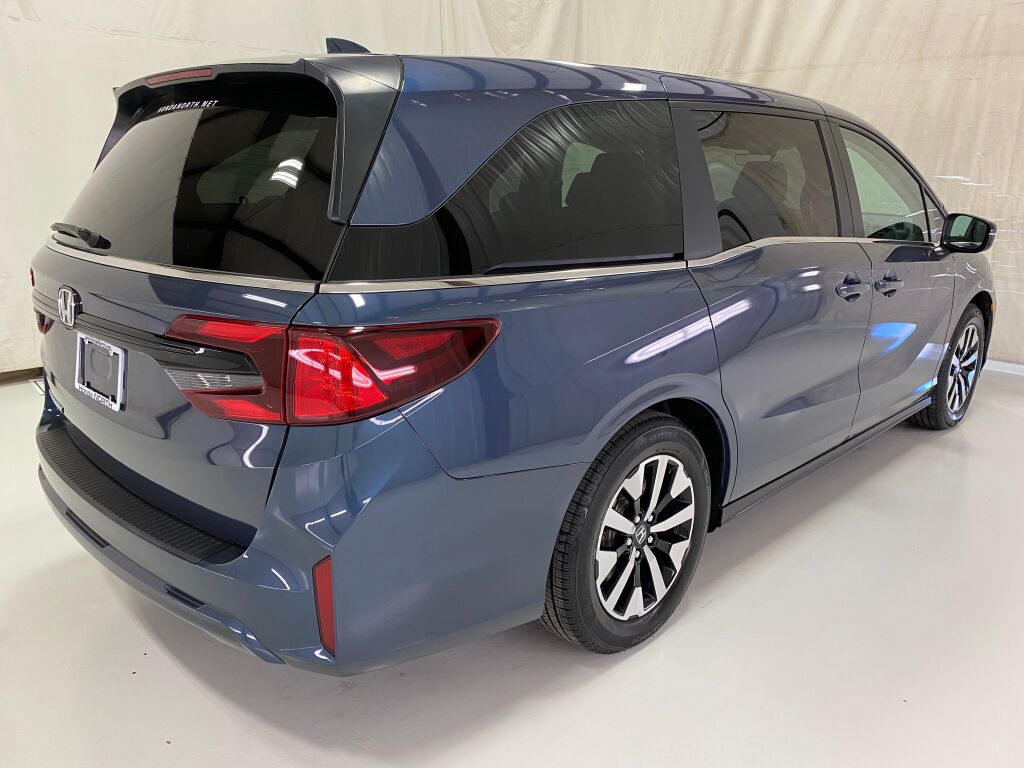 2025 Honda Odyssey photo 6 of 38
