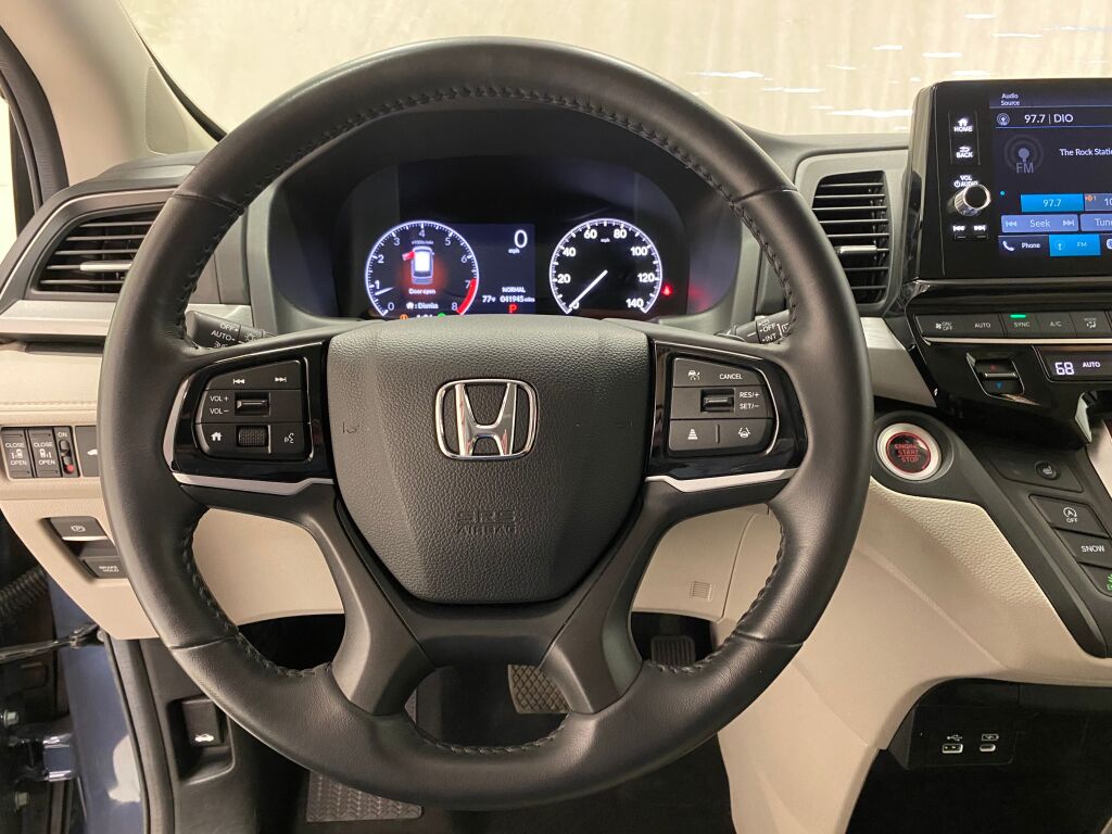 2025 Honda Odyssey photo 32 of 38