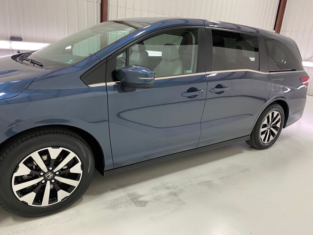 2025 Honda Odyssey photo 15 of 38
