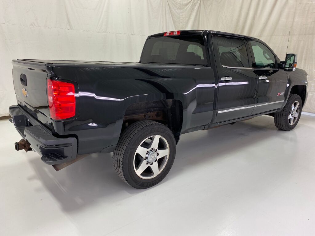 2017 chevrolet Silverado 2500HD photo 8 of 10