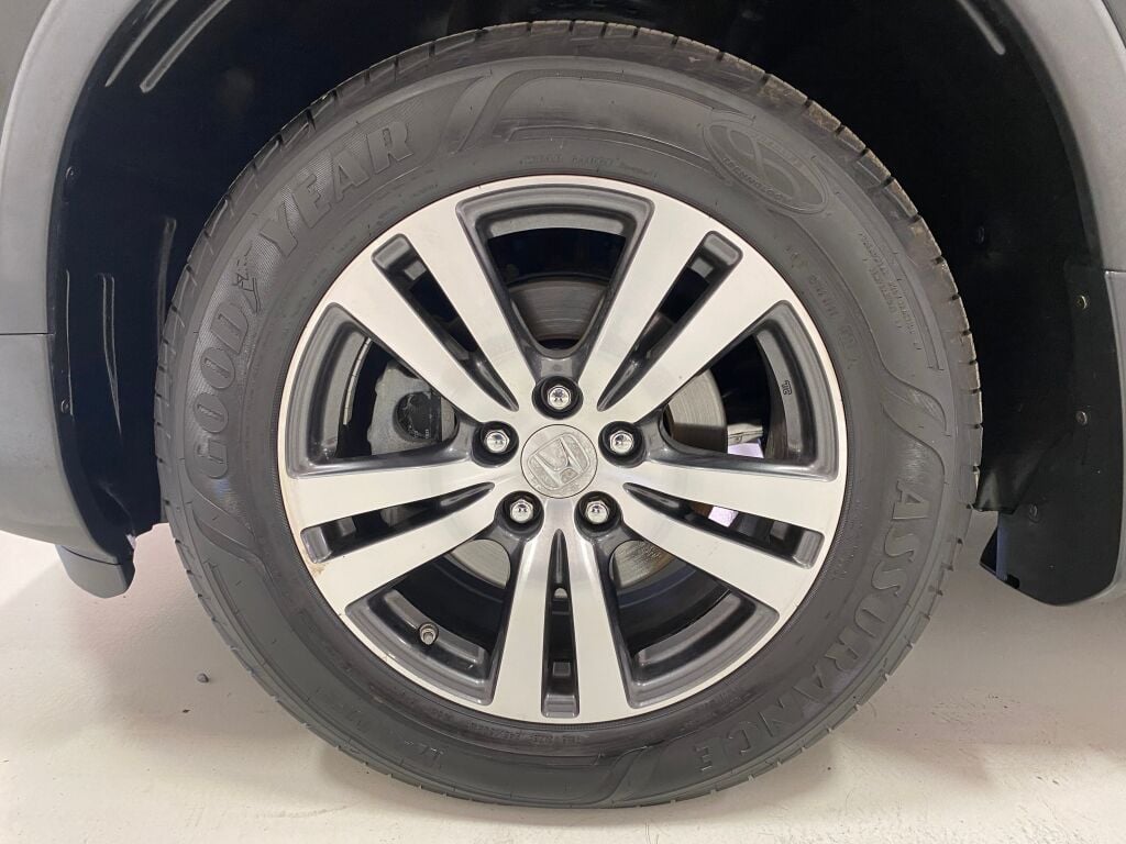 2016 Honda Pilot photo 14 of 38