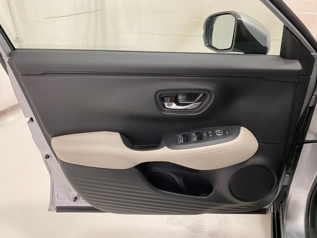 2024 Honda HR-V photo 25 of 34