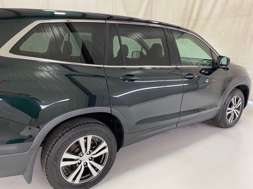 2016 Honda Pilot photo 21 of 38