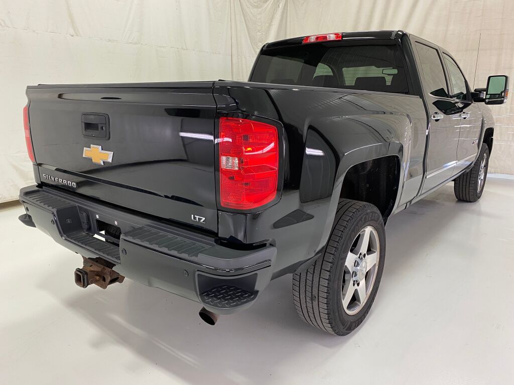 2017 chevrolet Silverado 2500HD photo 7 of 10
