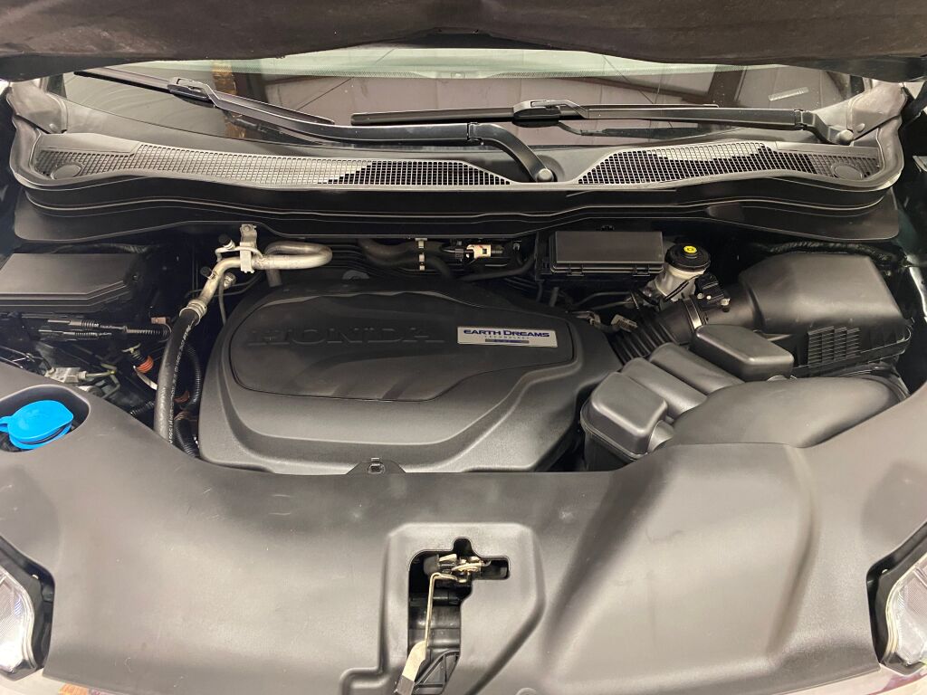 2016 Honda Pilot photo 37 of 38
