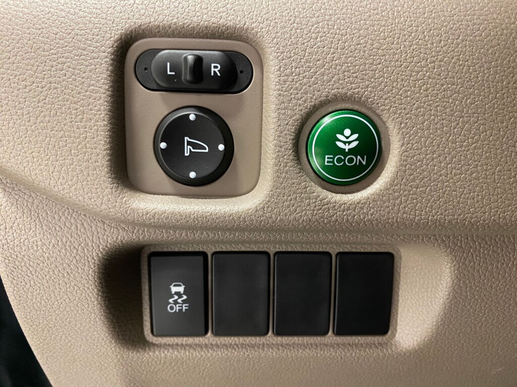2016 Honda Pilot photo 36 of 38