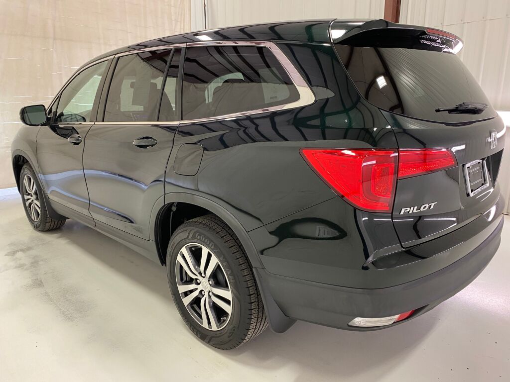 2016 Honda Pilot photo 6 of 38