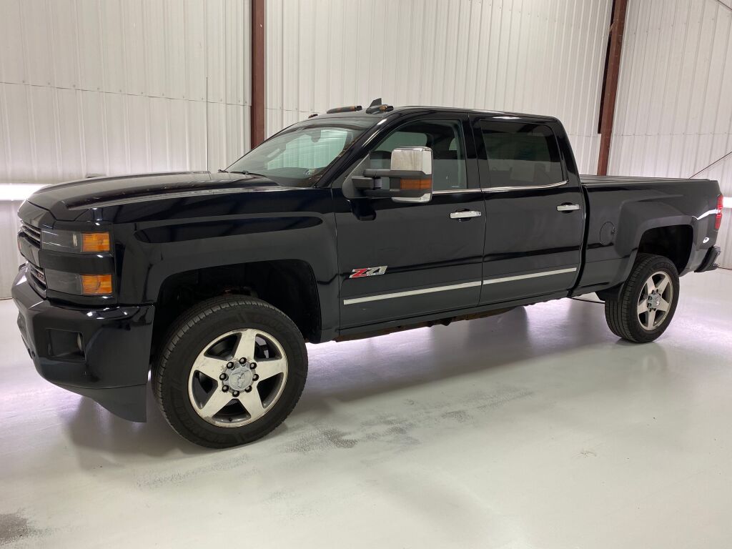2017 chevrolet Silverado 2500HD photo 4 of 10