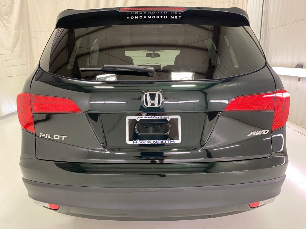 2016 Honda Pilot photo 19 of 38