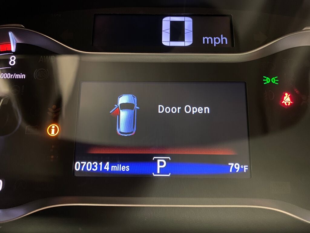 2016 Honda Pilot photo 32 of 38