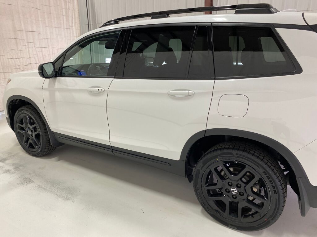 2024 Honda Passport photo 16 of 37