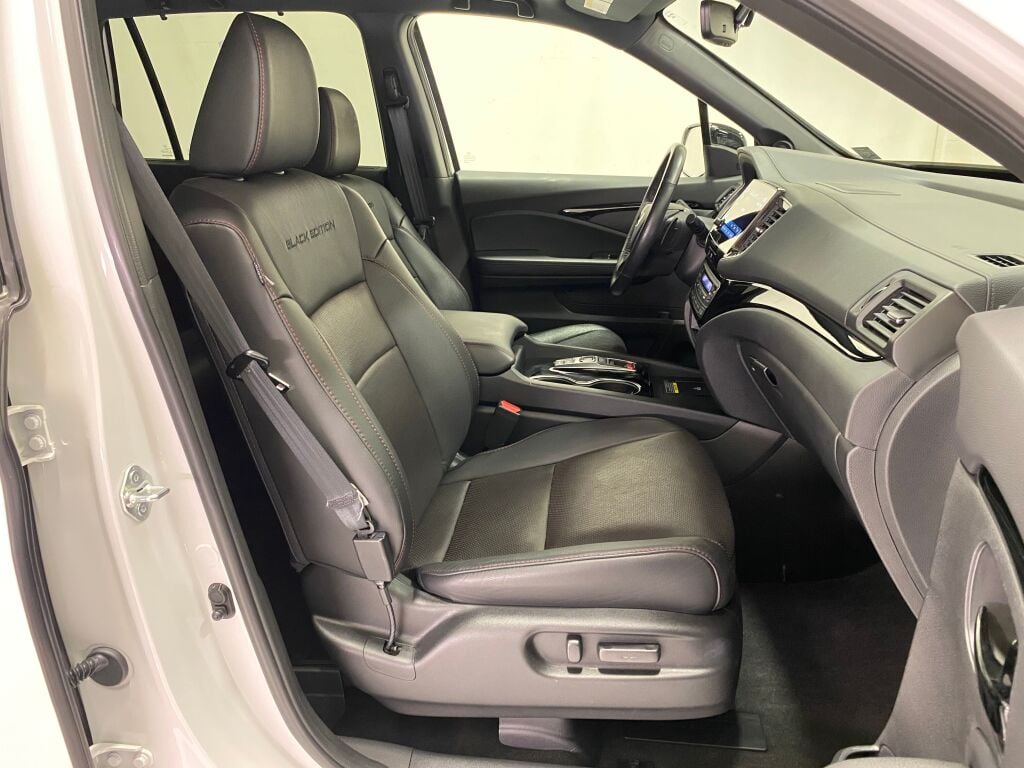 2024 Honda Passport photo 10 of 37