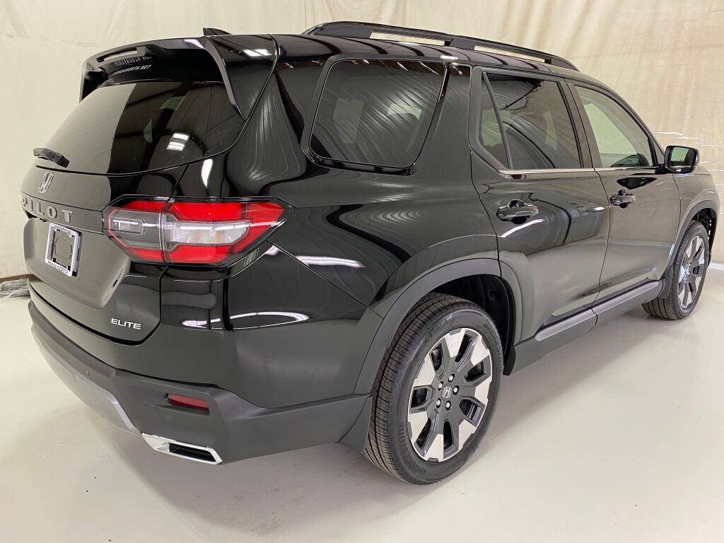 2026 Honda Pilot photo 6 of 24