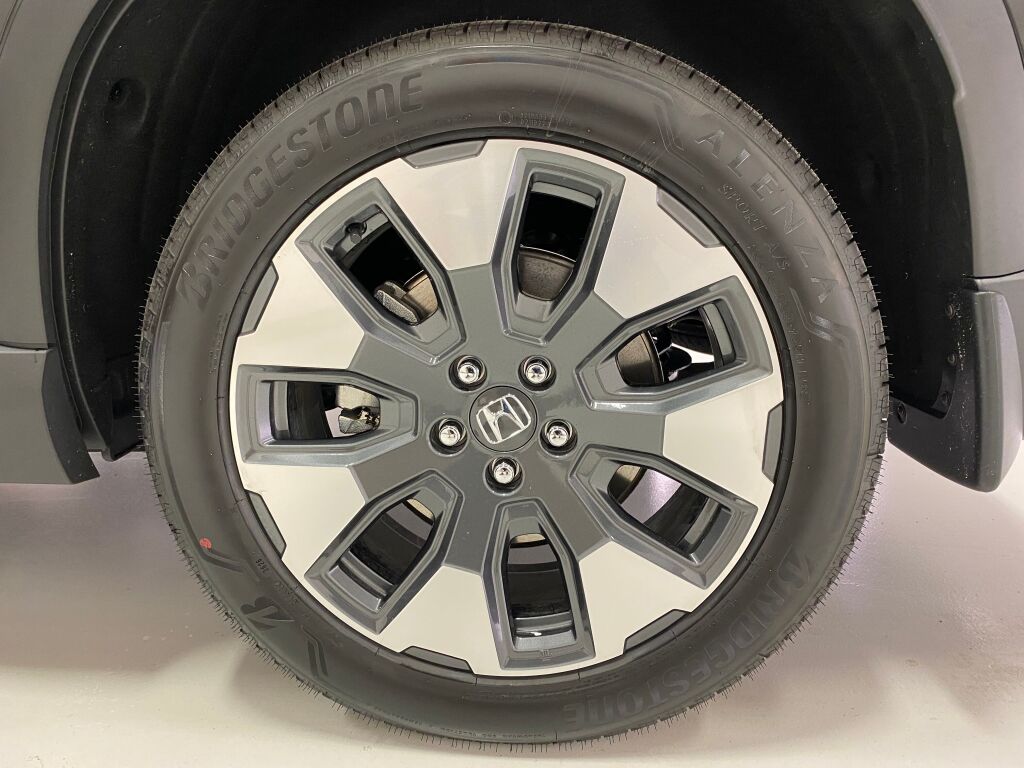 2026 Honda Pilot photo 18 of 24