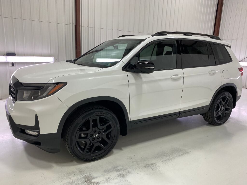 2024 Honda Passport photo 8 of 37