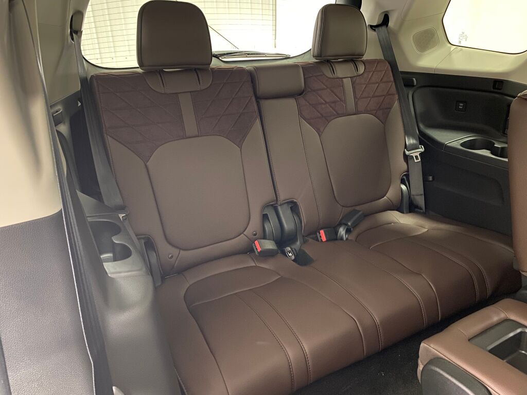 2026 Honda Pilot photo 10 of 24