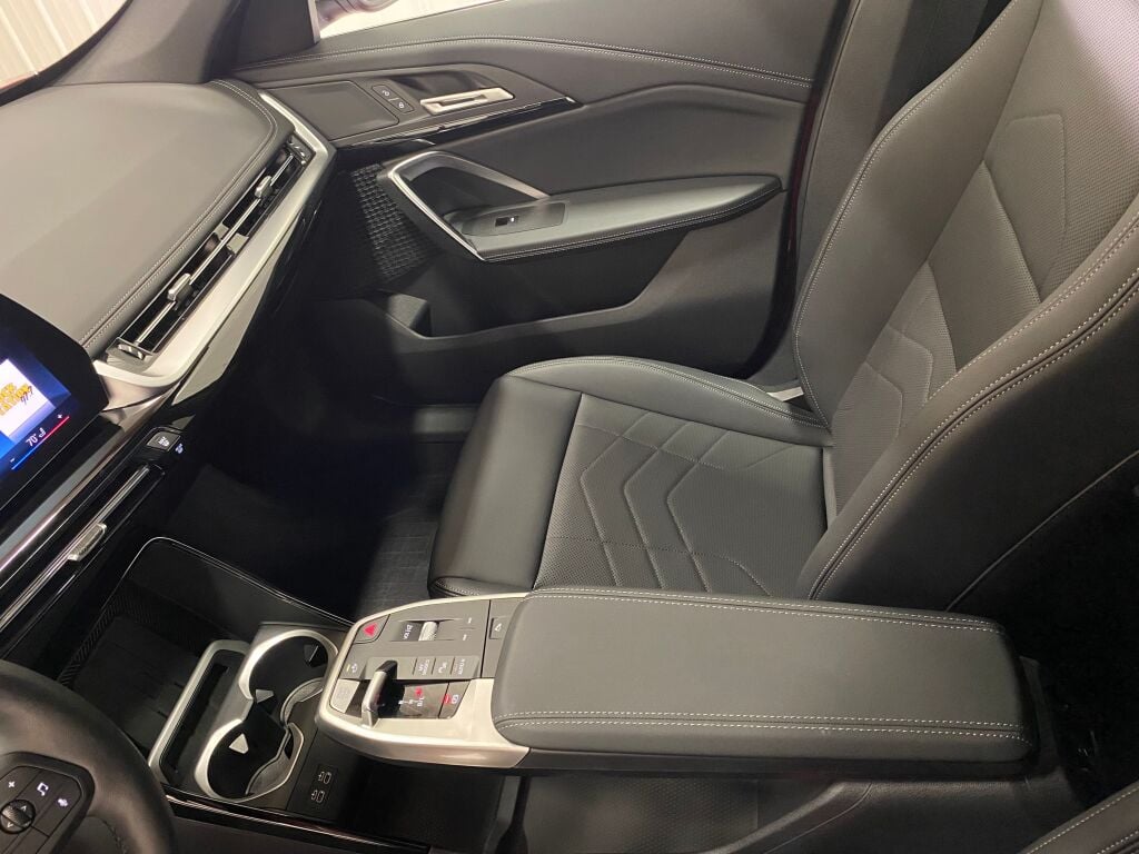2026 BMW X1 photo 33 of 37
