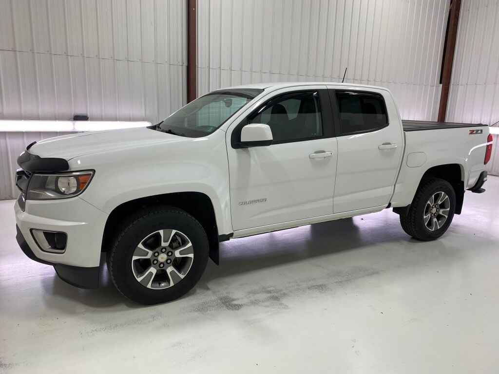 2020 Chevrolet Colorado photo 4 of 10