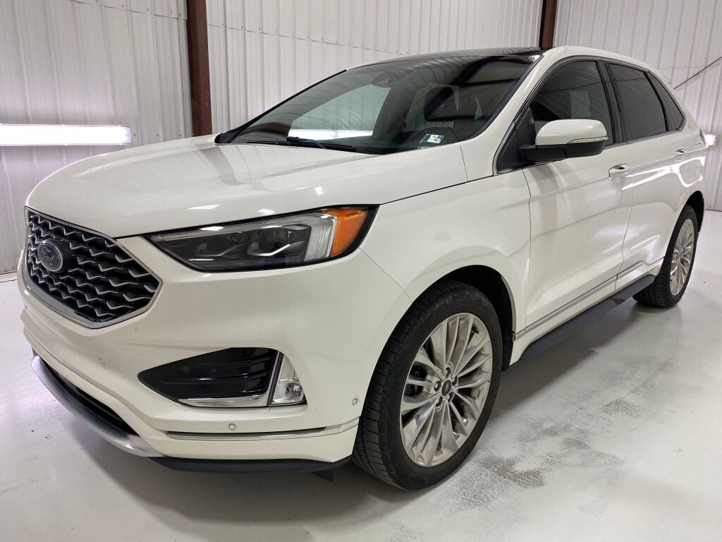 2020 Ford Edge photo 3 of 10