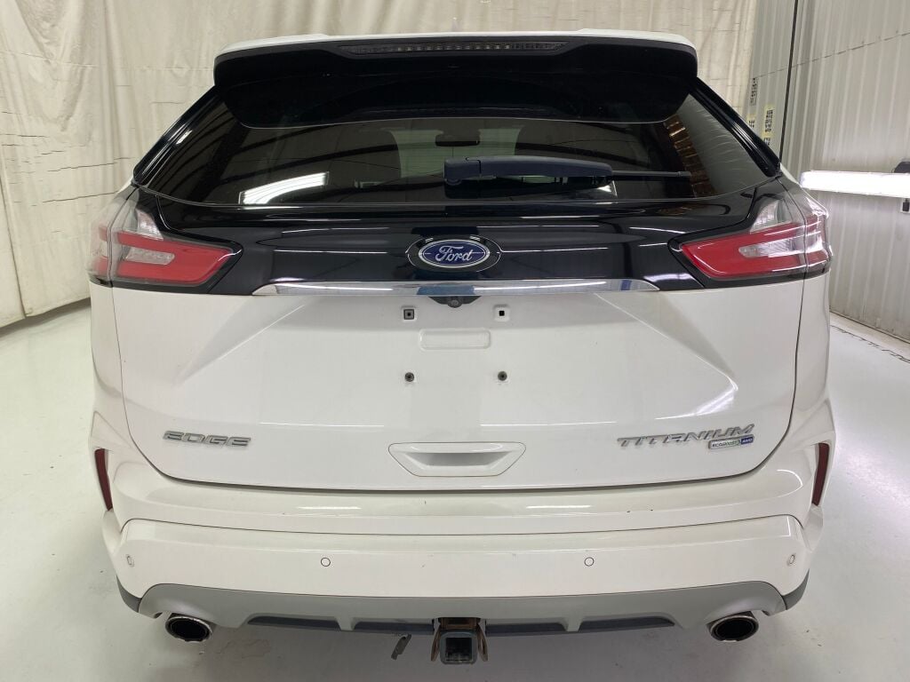 2020 Ford Edge photo 6 of 10