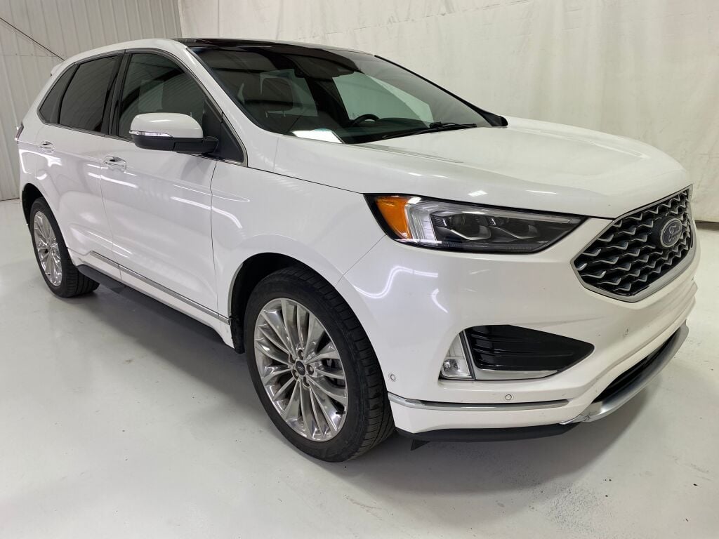 2020 Ford Edge photo 9 of 10