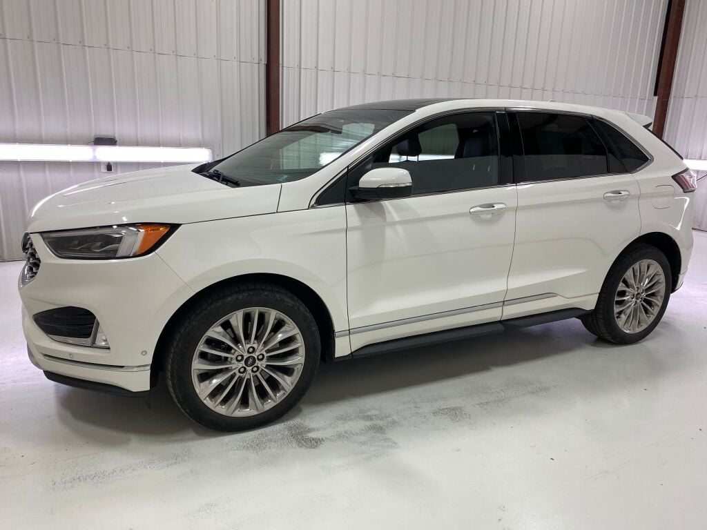 2020 Ford Edge photo 4 of 10
