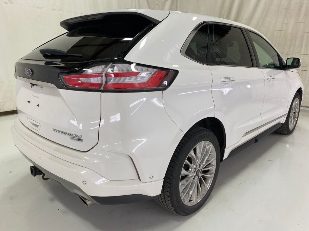 2020 Ford Edge photo 7 of 10