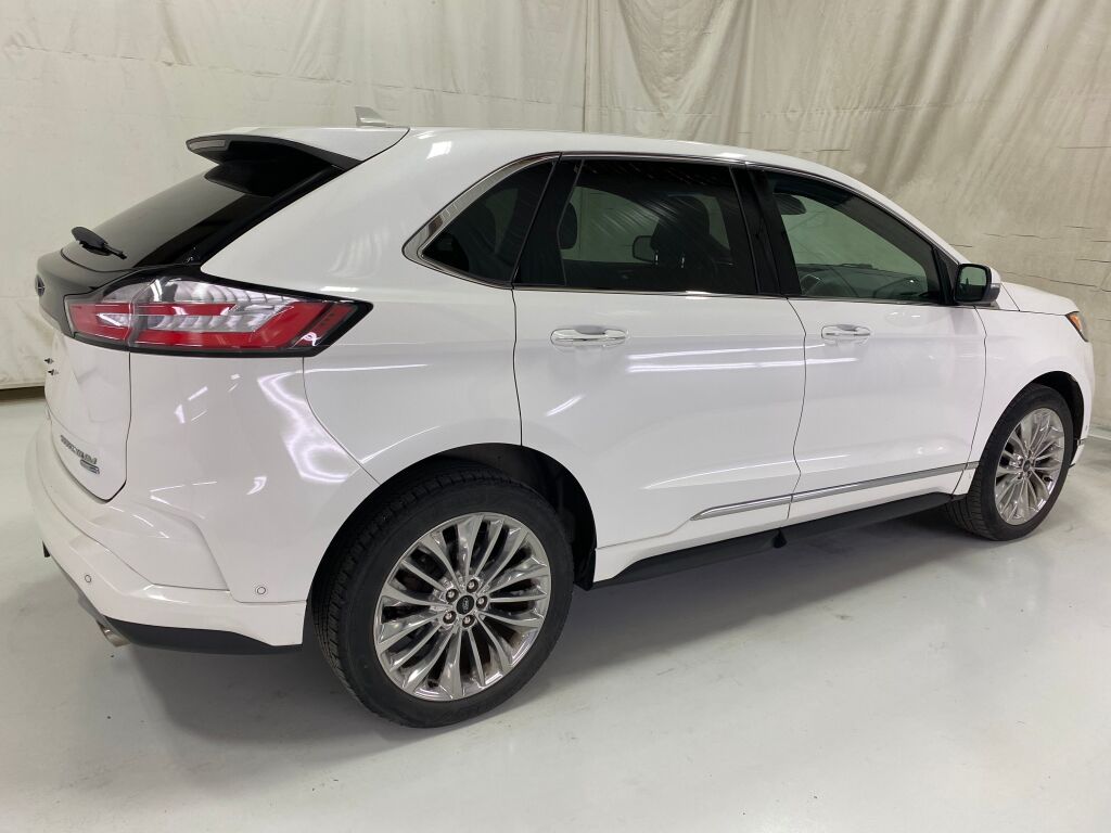 2020 Ford Edge photo 8 of 10