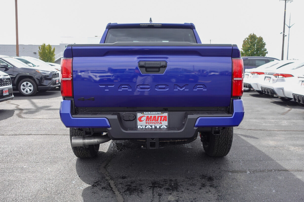 2025 Toyota Tacoma TRD Off-Road photo 4