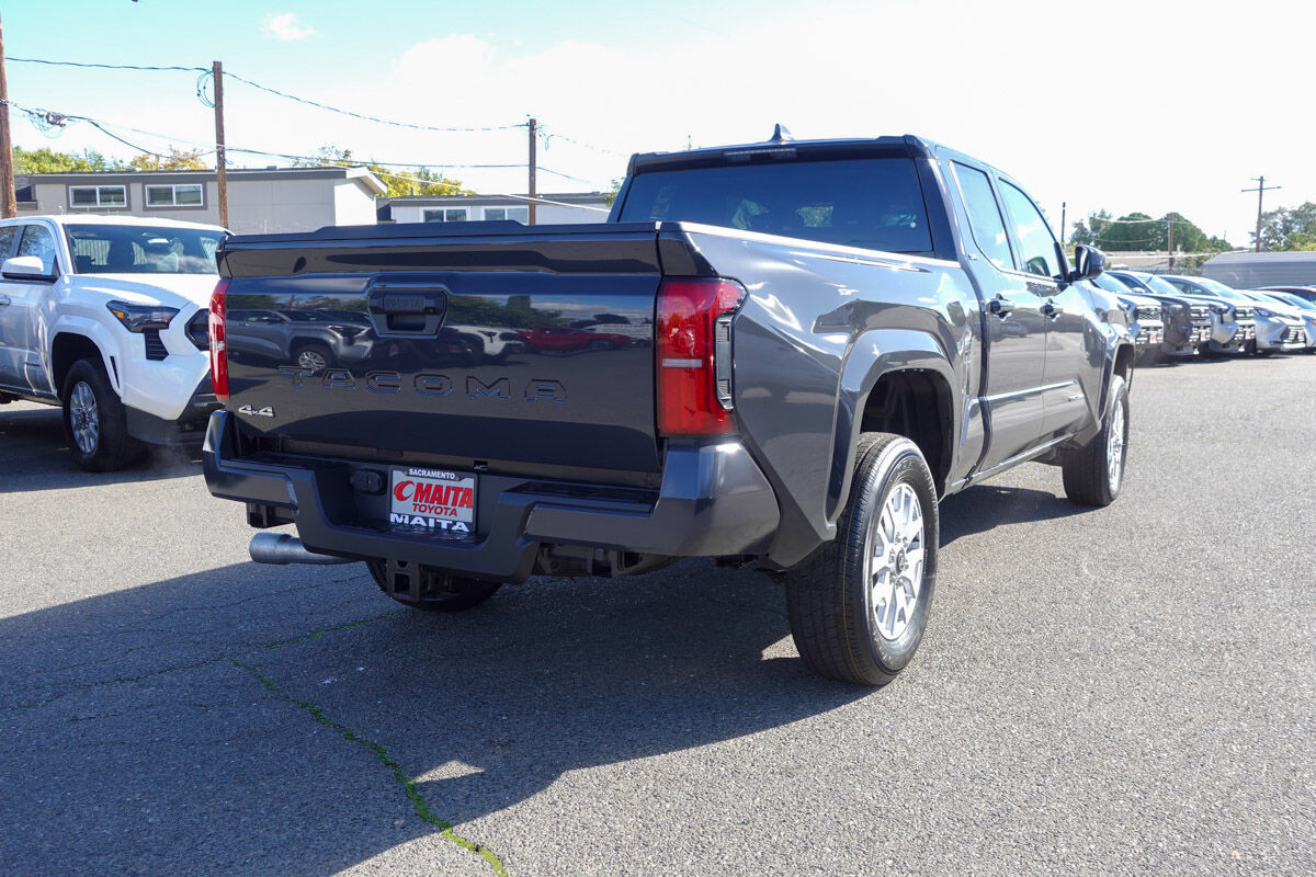 2025 Toyota Tacoma SR5 photo 3