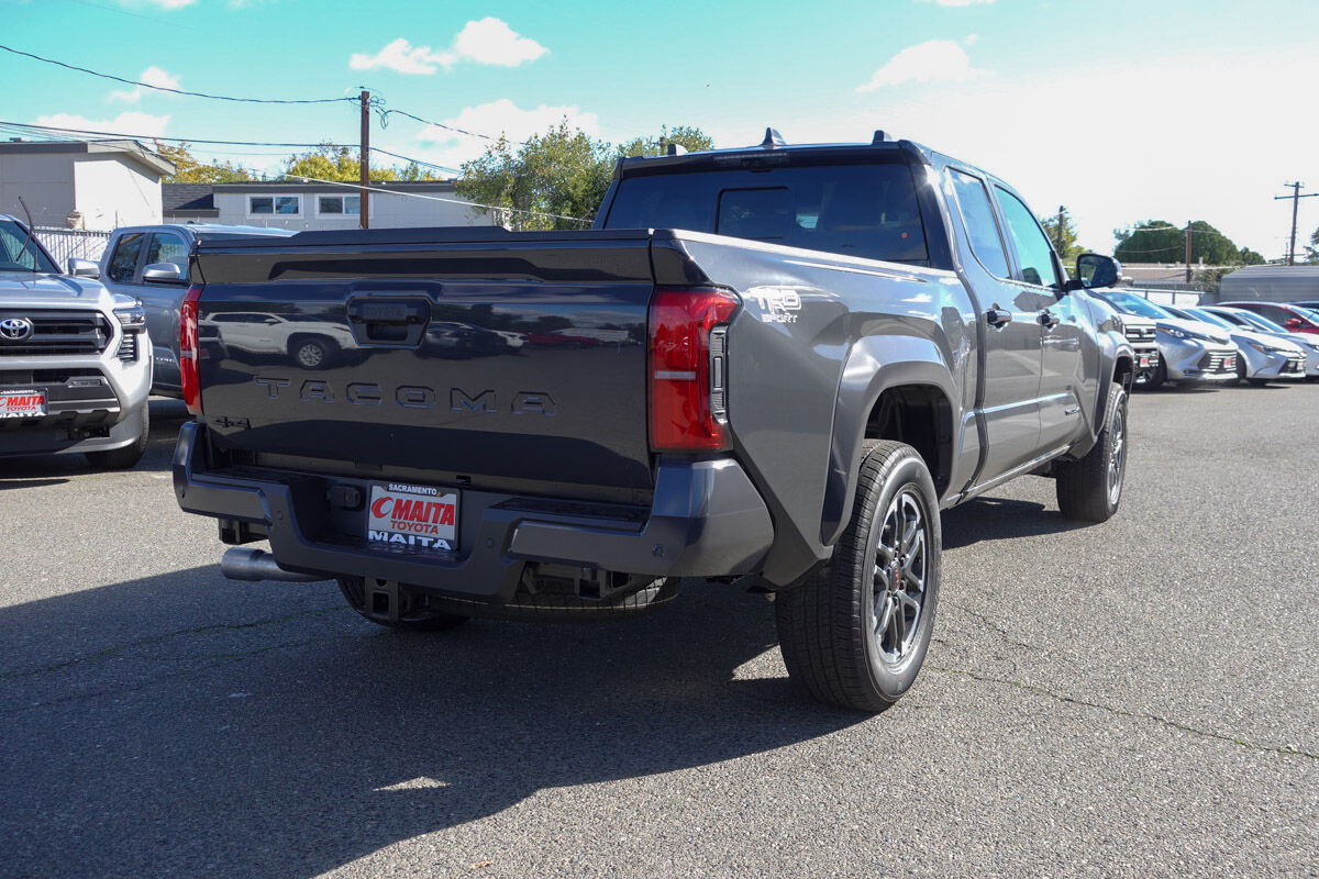 2025 Toyota Tacoma TRD Sport photo 3