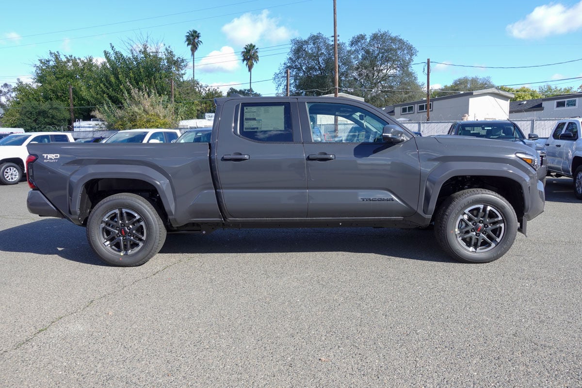 2025 Toyota Tacoma TRD Sport photo 2