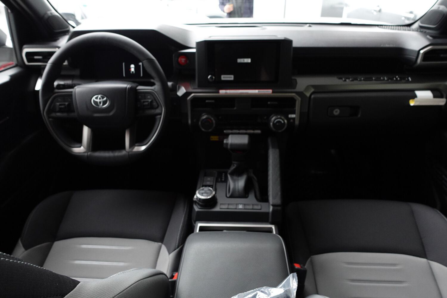 2025 Toyota Tacoma TRD Off-Road photo 4