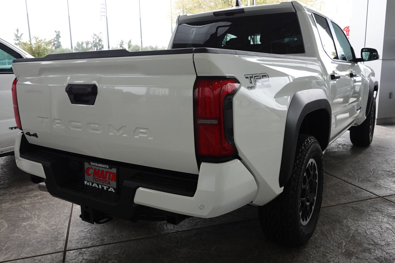 2025 Toyota Tacoma TRD Off-Road photo 3