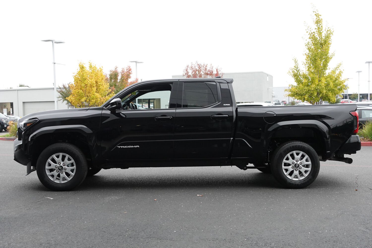 2025 Toyota Tacoma SR5 photo 4