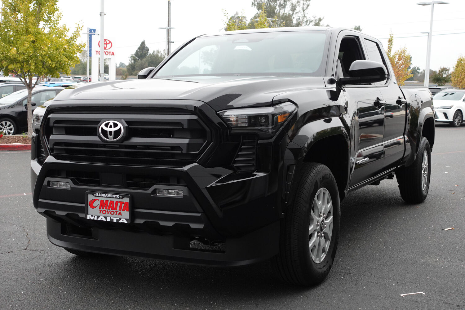 2025 Toyota Tacoma SR5 photo 3