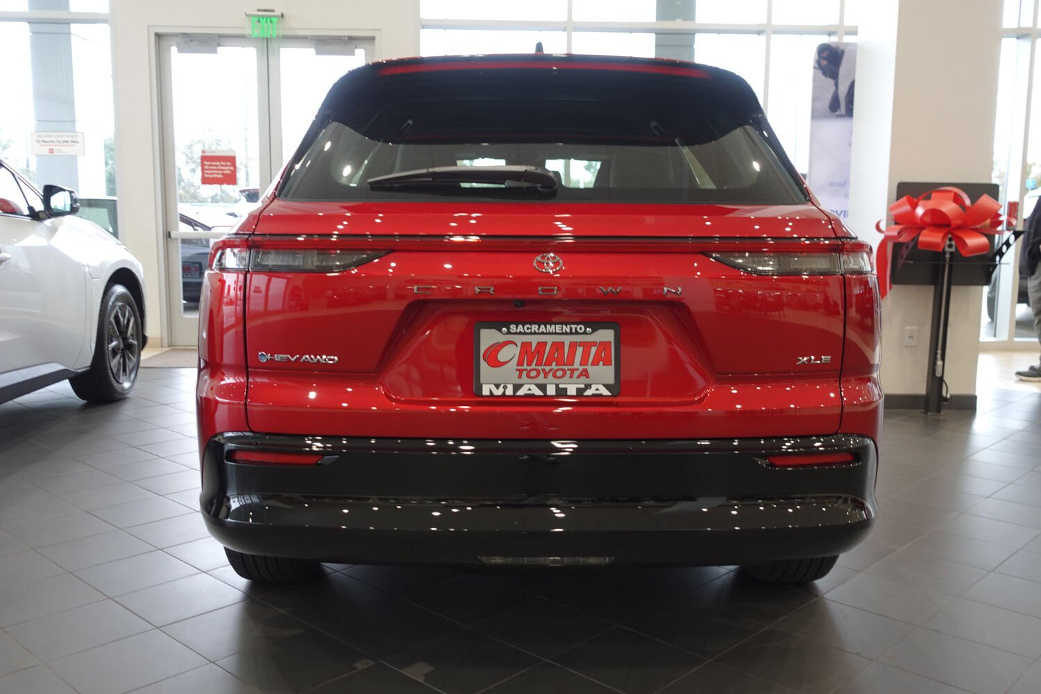 2025 Toyota Crown Signia XLE photo 3