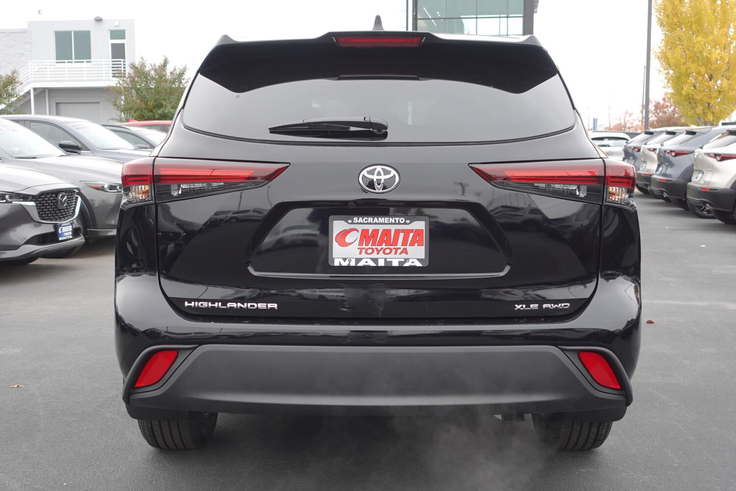 2026 Toyota Highlander XLE photo 3