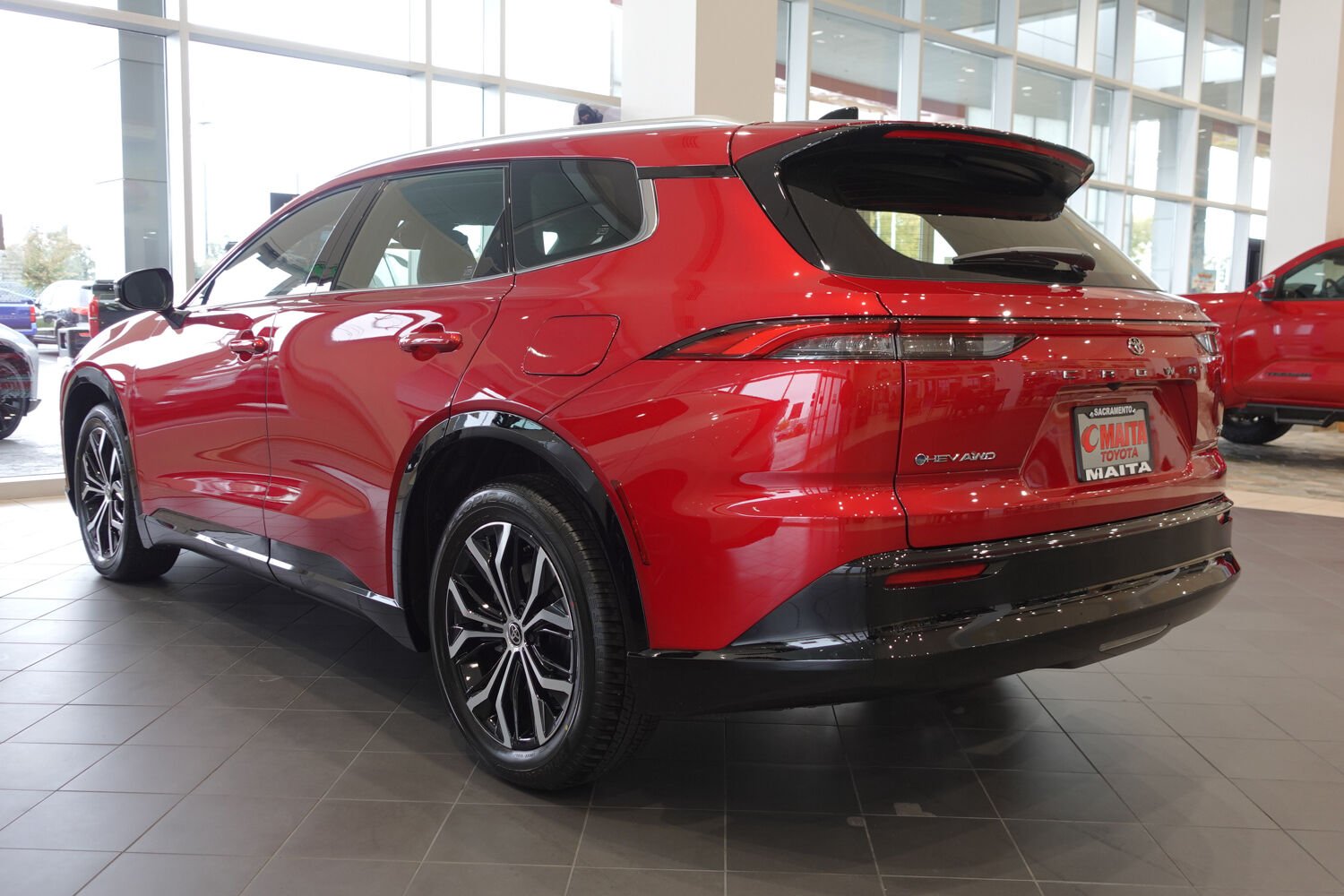 2025 Toyota Crown Signia XLE photo 4