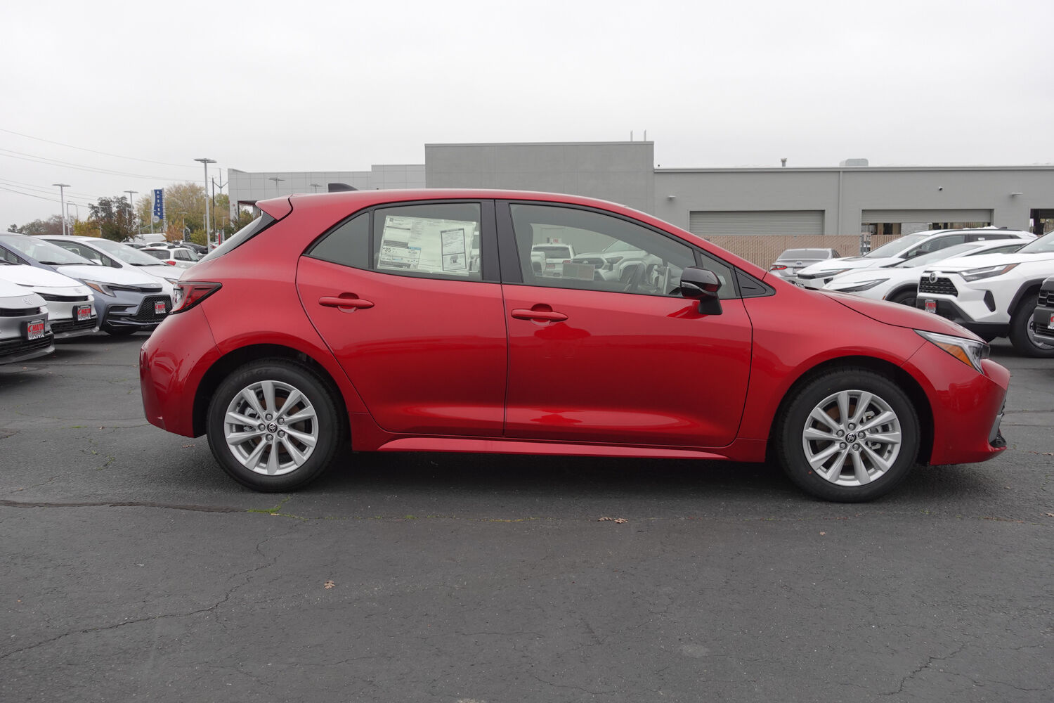 2026 Toyota Corolla SE photo 2