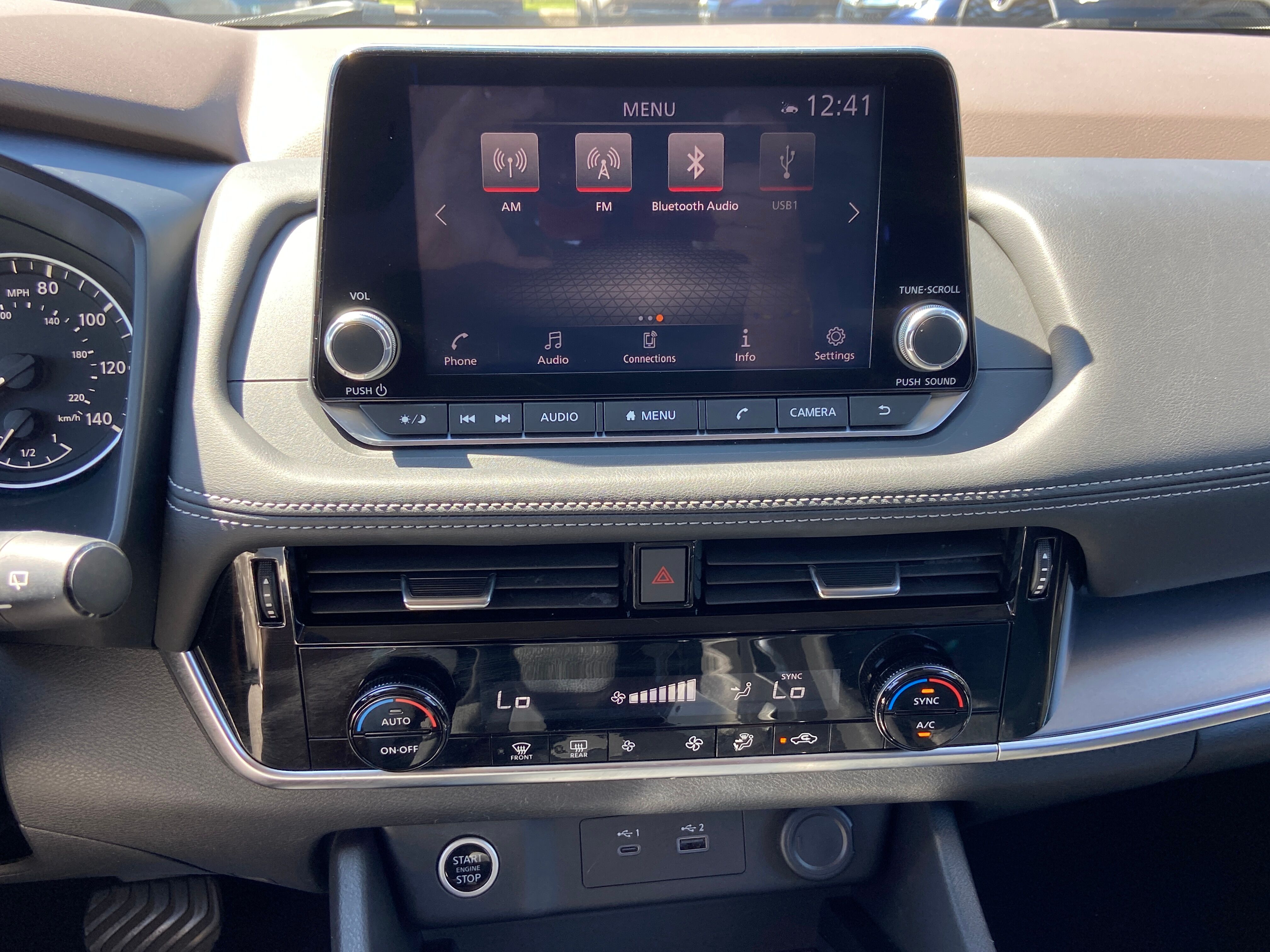 2021 Nissan Rogue SV photo 2