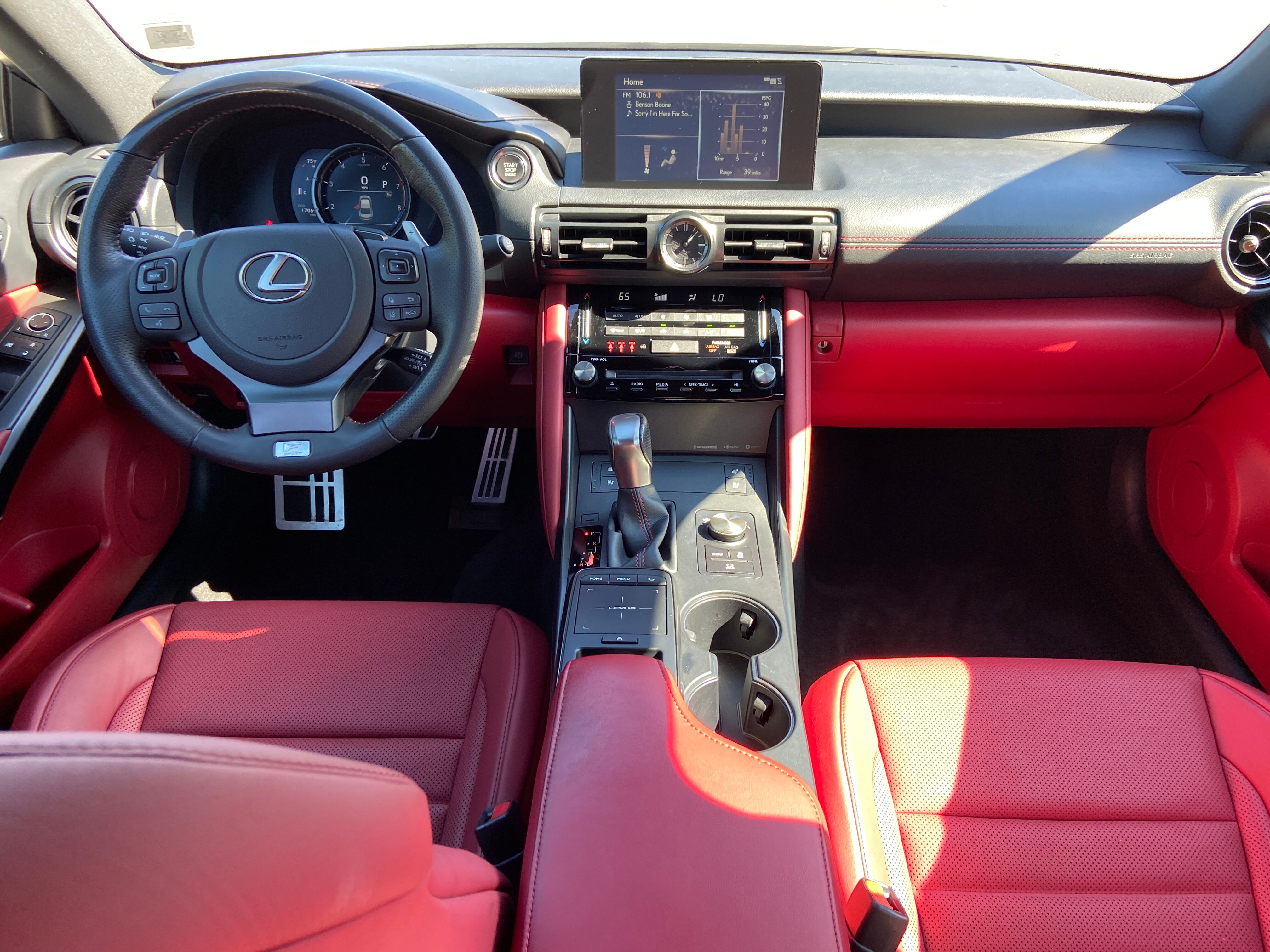 2023 Lexus IS 350 F SPORT photo 2