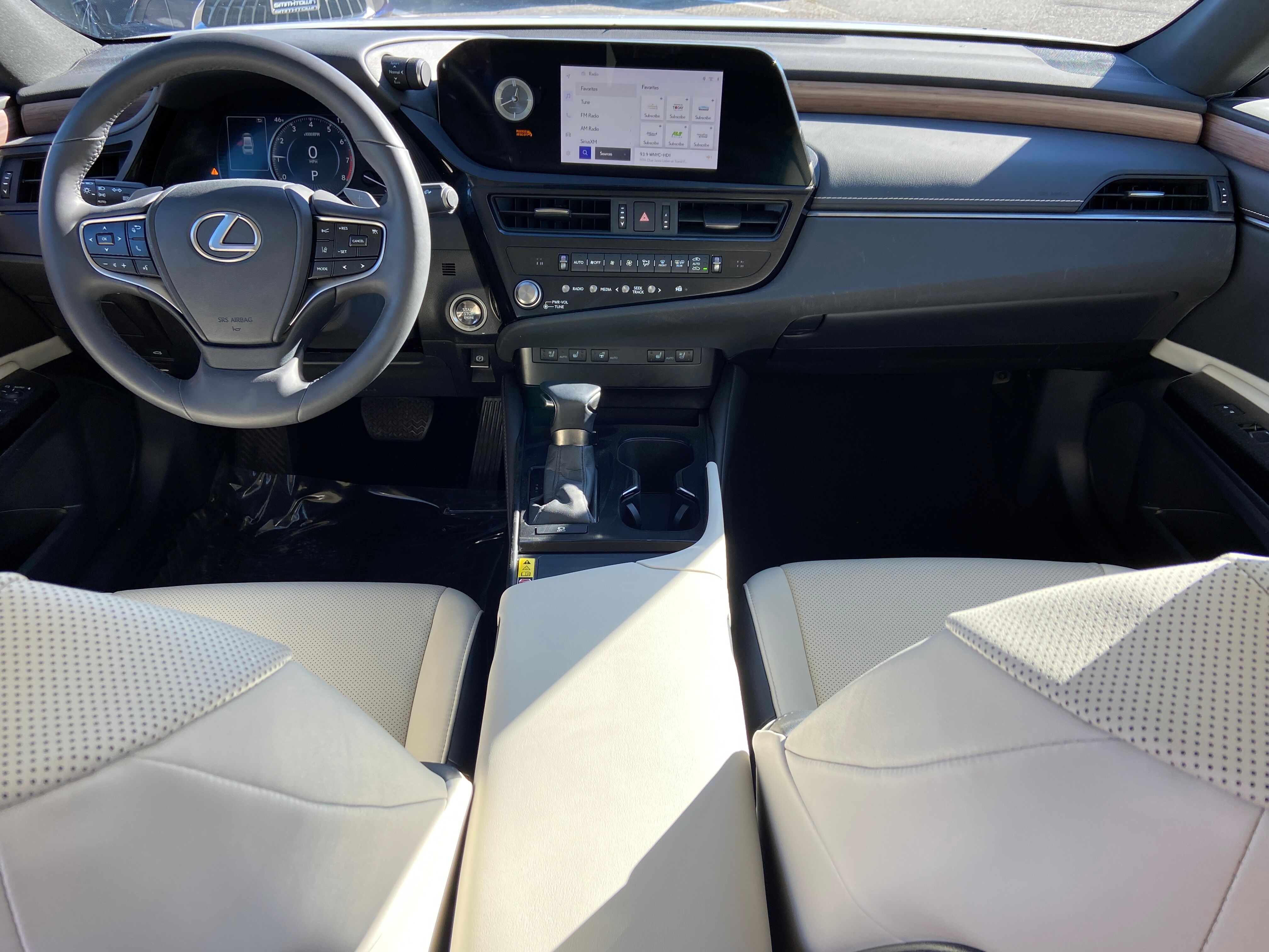2023 Lexus ES 350 photo 2