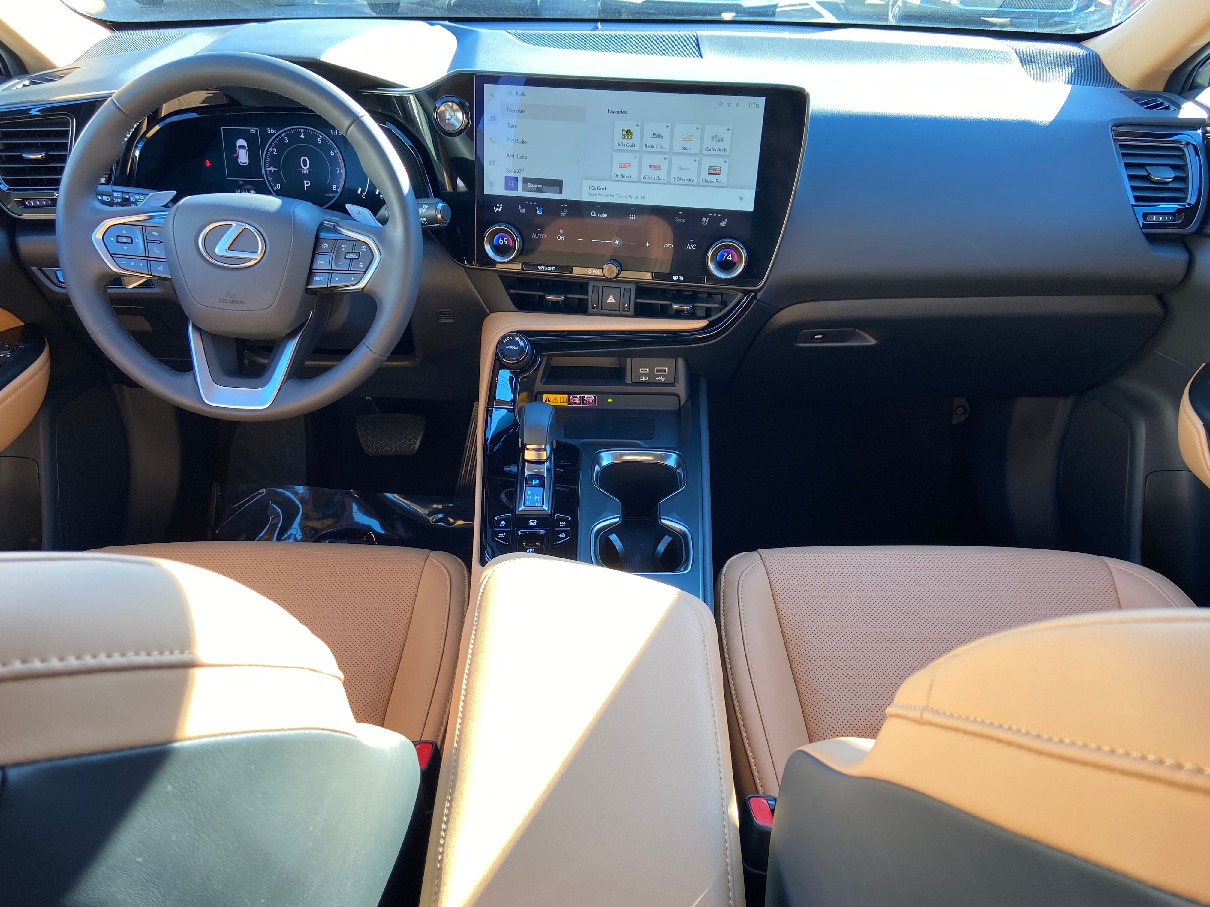 2023 Lexus NX 350 Premium photo 2